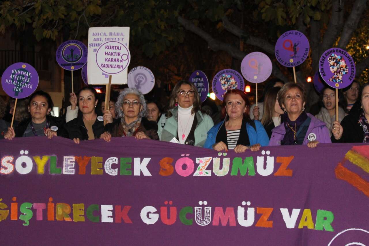 Menteşe Kadın Platformu, 25 Kasım’da Sokakları Doldurdu: “Dünya Yerinden Oynar, Kadınlar Özgür Olsa!” 5